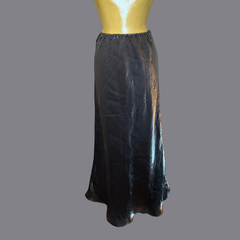 🩶Metallic Silver Satin Midi Skirt🩶